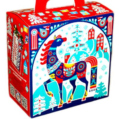 Сладкий новогодний подарок в картонной упаковке весом 550 грамм